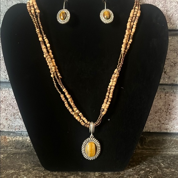 Jewelry - Vintage AVON tigers eye and wood bead necklace and earring set